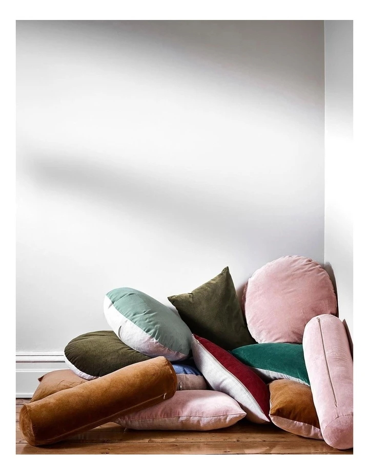 Outlet ✔️ Aura Home Luxury Velvet 45cm Round Cushion in Bijou Blue ✨ 2 Outlet ✔️ Aura Home Luxury Velvet 45cm Round Cushion in Bijou Blue ✨ - Image 2