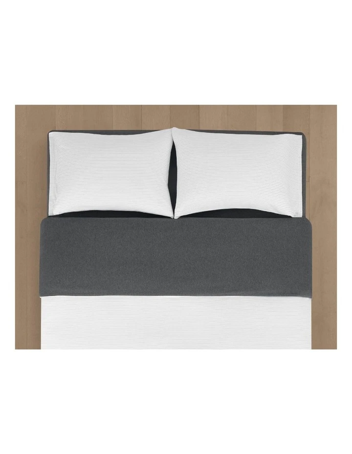Budget ๐งจ Calvin Klein Home Micostitch Quilt Cover White ๐ 3 Budget ๐งจ Calvin Klein Home Micostitch Quilt Cover White ๐ - Image 3