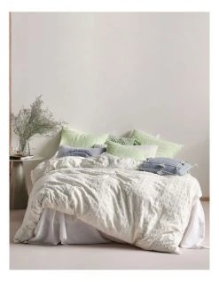 Budget 🔔 Linen House Benedita Quilt Cover Set in Mint 🎉