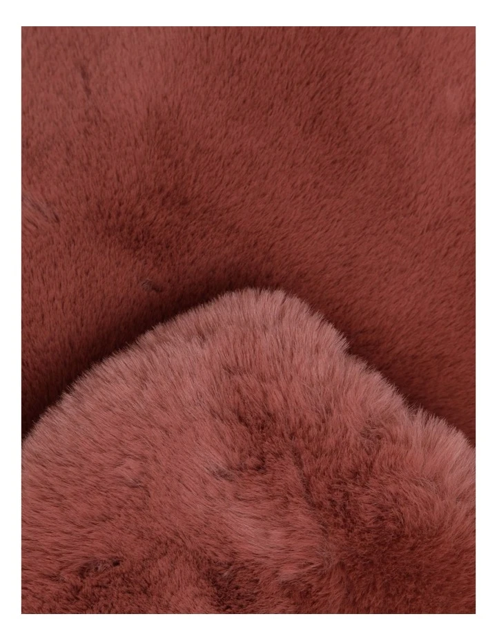 Budget โ Heritage Amelie Faux Fur Throw Withered Rose ๐งจ 2 Budget โ Heritage Amelie Faux Fur Throw Withered Rose ๐งจ - Image 2
