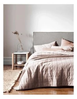 Brand new 👍 Aura Home Maison Vintage Bed Cover in Nude 🎉
