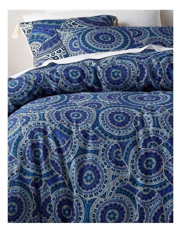 Budget 🌟 Warlukurlangu Artists x Vue Kirsty Anne Napanangka Martin Snake Vine Dreaming Quilt Cover Set Navy ⭐ 2 Budget 🌟 Warlukurlangu Artists x Vue Kirsty Anne Napanangka Martin Snake Vine Dreaming Quilt Cover Set Navy ⭐ - Image 2