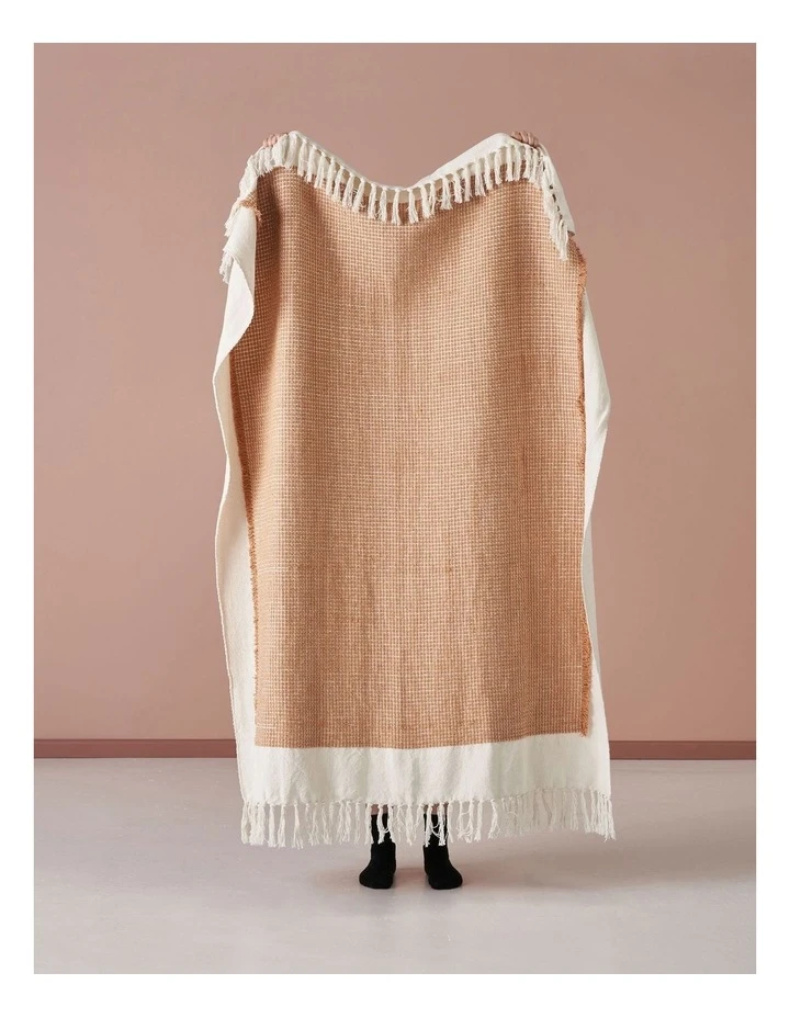 Promo 💯 Linen House Cadiza Throw Peach ❤️ 2 Promo 💯 Linen House Cadiza Throw Peach ❤️ - Image 2